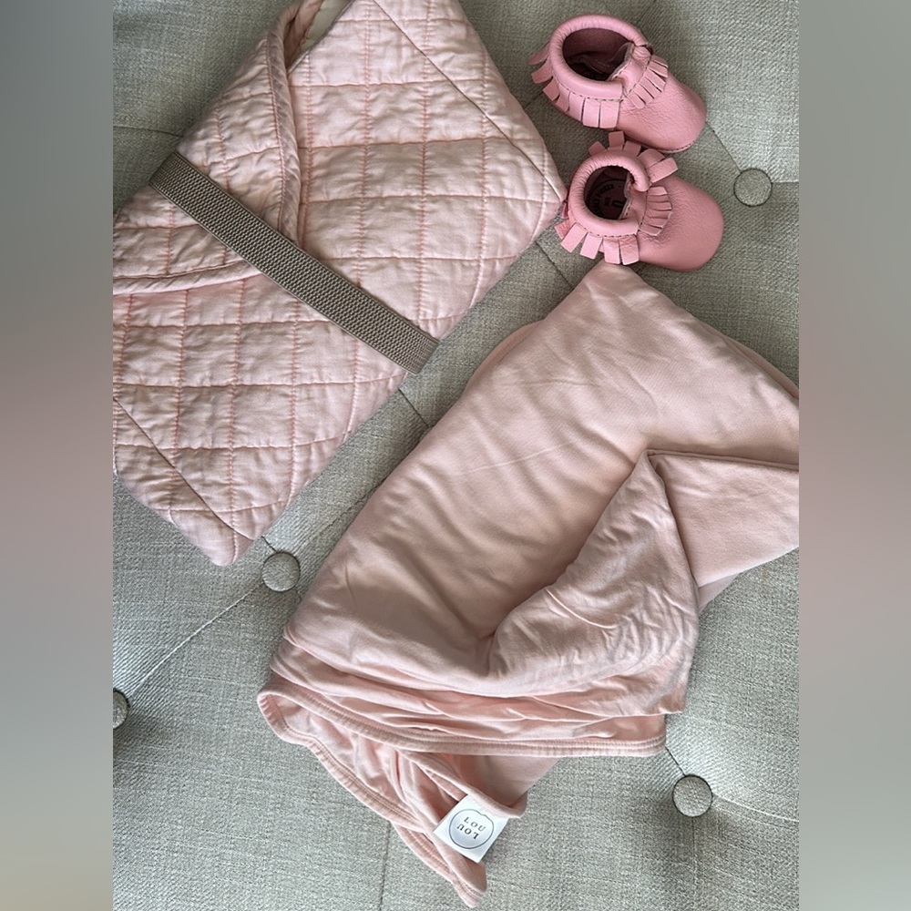 LouLou & Co Swaddle, Make Me Organic, Diaper Changing Pad, FreshlyPicked Booties